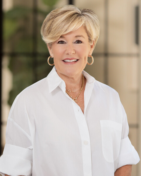 Ellen Carmack Photo