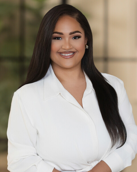 Samantha Brown Photo