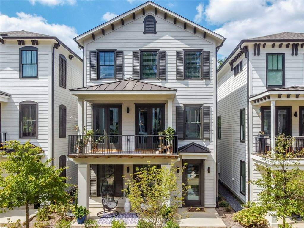 290 Villa Magnolia Lane