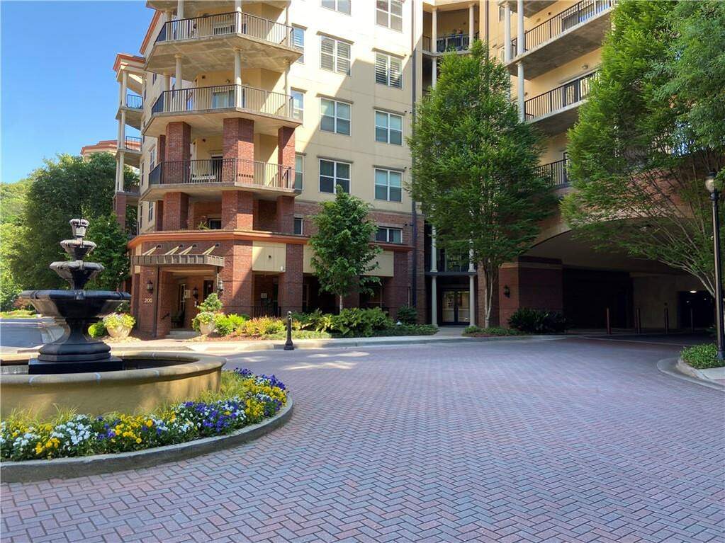 200 River Vista Drive #112