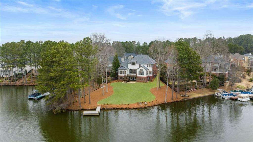 1085 Lake Windward Overlook