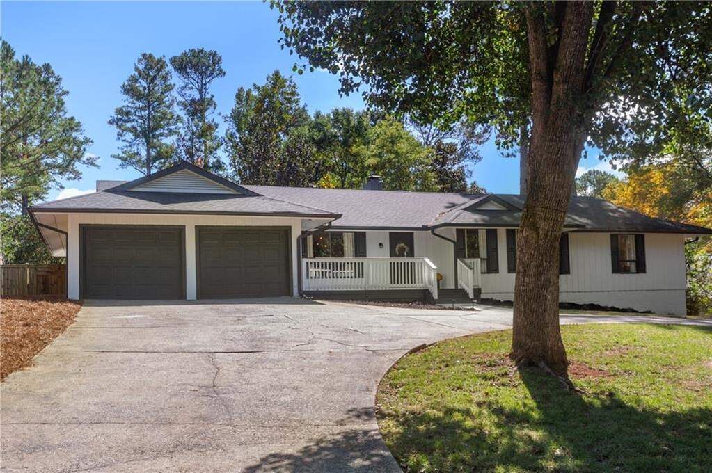 1025 Martins Lake Close, Roswell, GA 30076