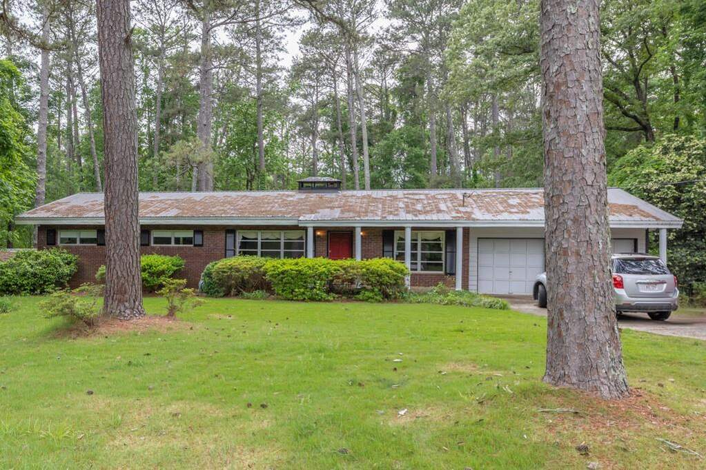 881 Rockbridge Road Sw, Lilburn, GA 30047