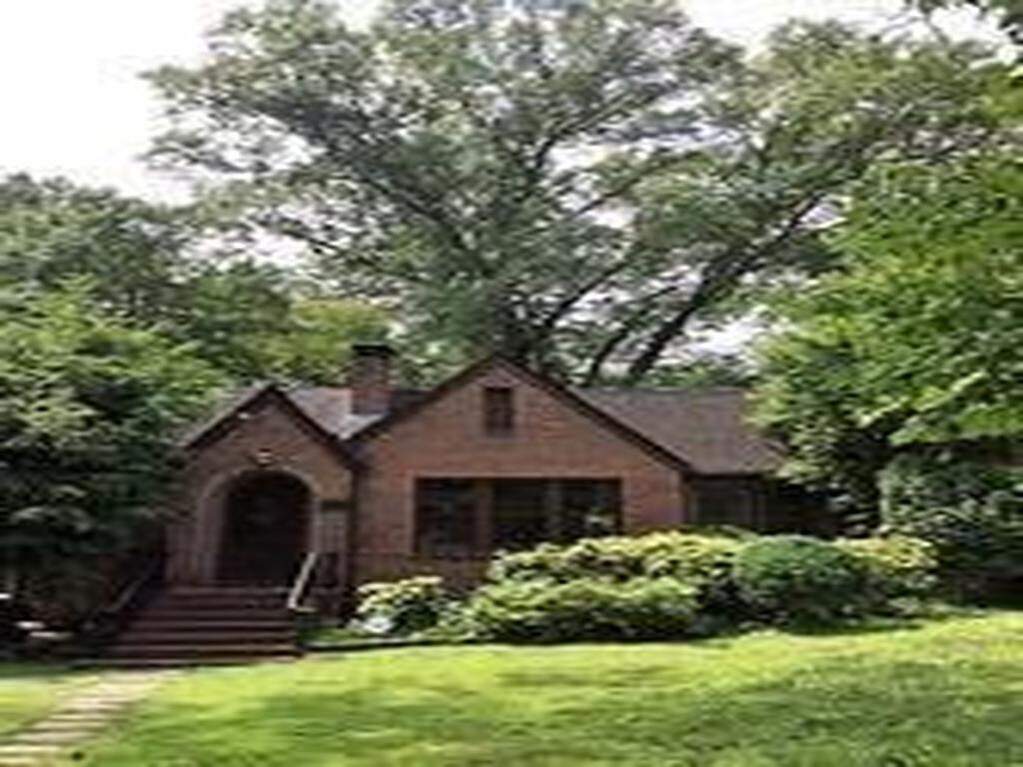 207 Springdale Drive Ne