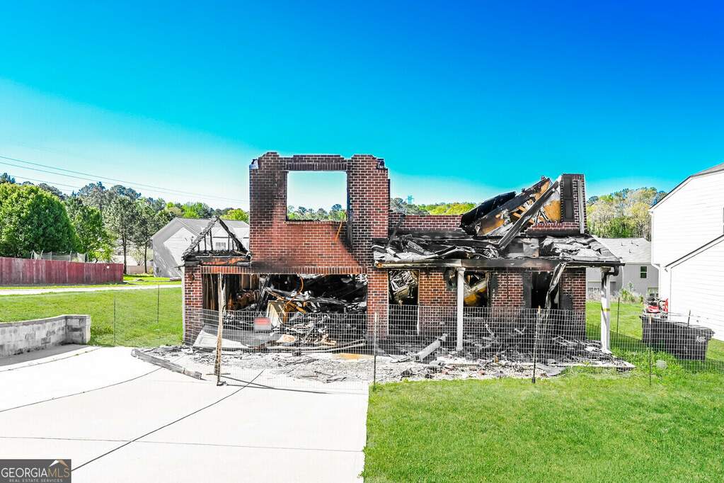 5667 Laurel Ridge Circle