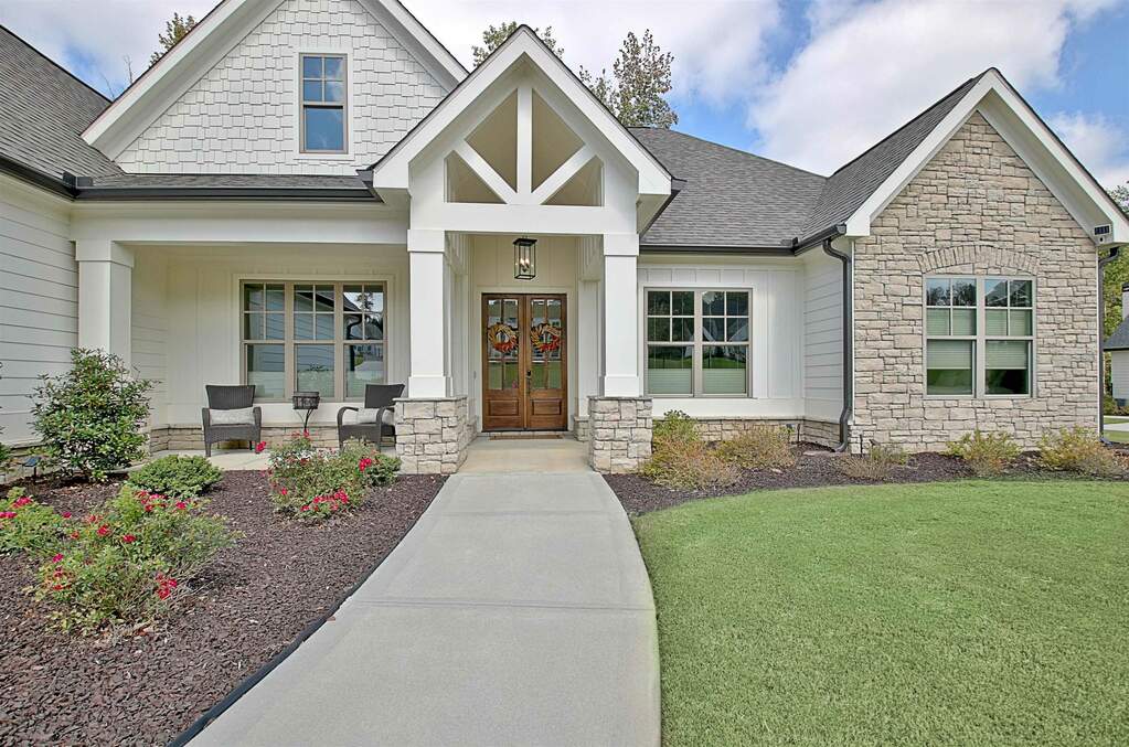 135 Dean Drive, Tyrone, GA 30290 MLS 20149781 Ansley Real Estate