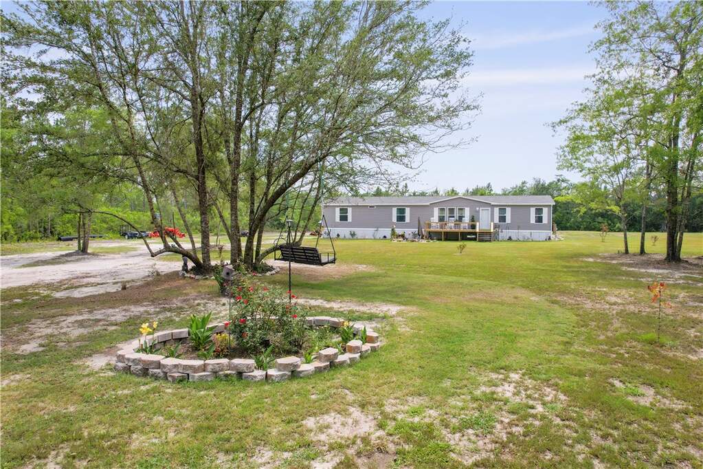 591 Simmons Place Drive Se