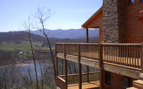 2006 Bend Of The River Road